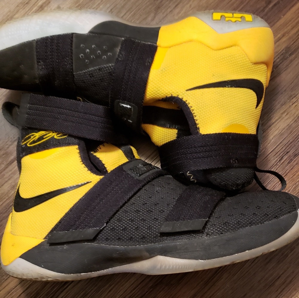 Boys Lebron Shoes😎😎